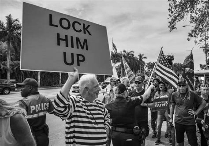 Who do Liberals support?